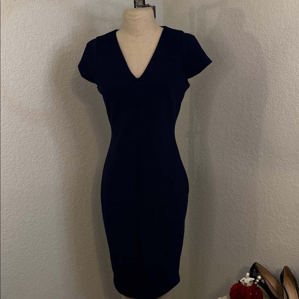 MICHAEL Michael Kors Navy V-Neck Cap-Sleeve Midi Dress Size Medium - Picture 3 of 11
